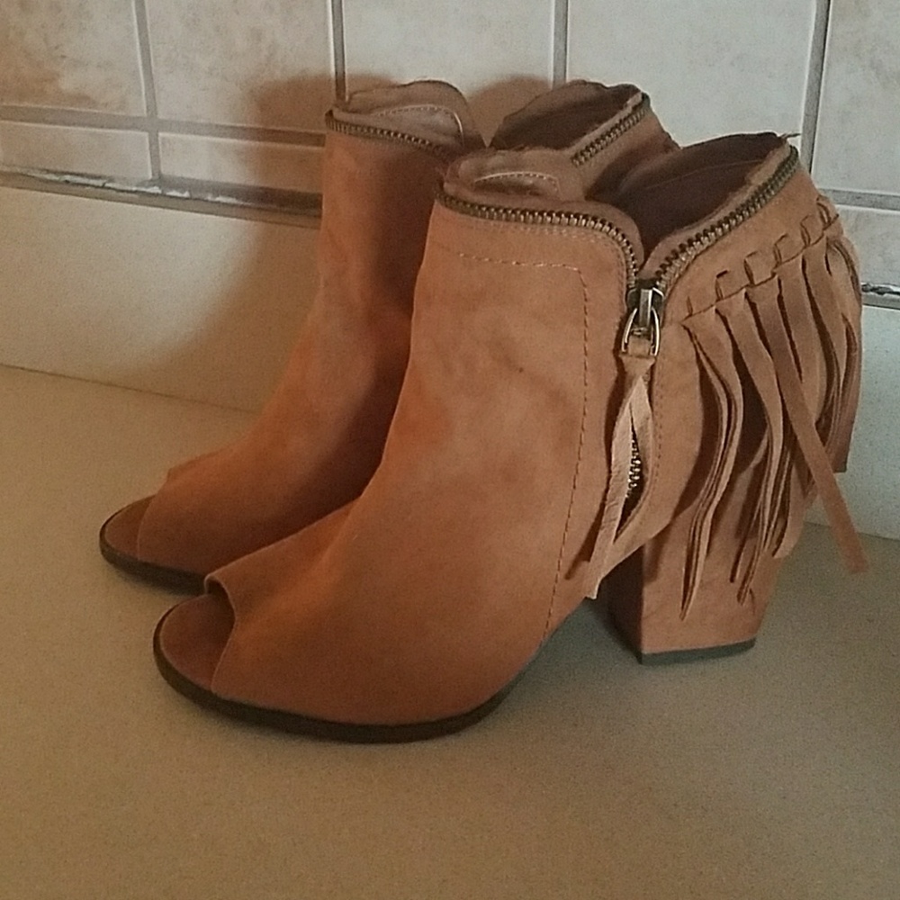 Open toe shoe